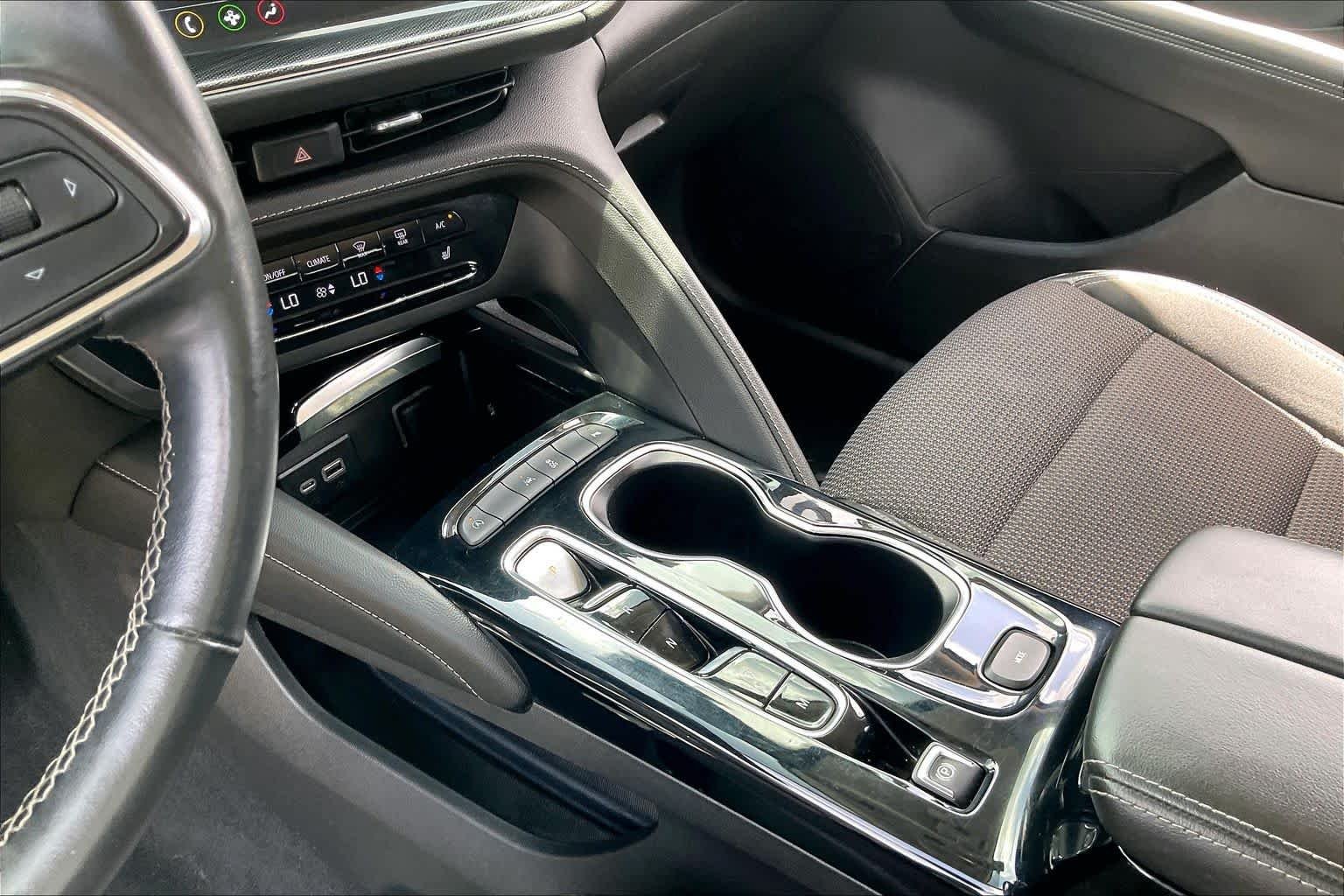 Used 2022 Summit White Buick Preferred image 16
