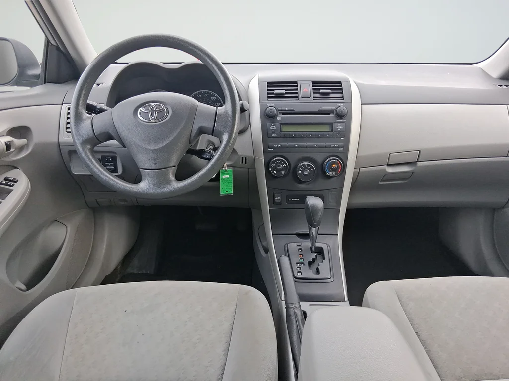 Used 2009 Silver Toyota LE image 9