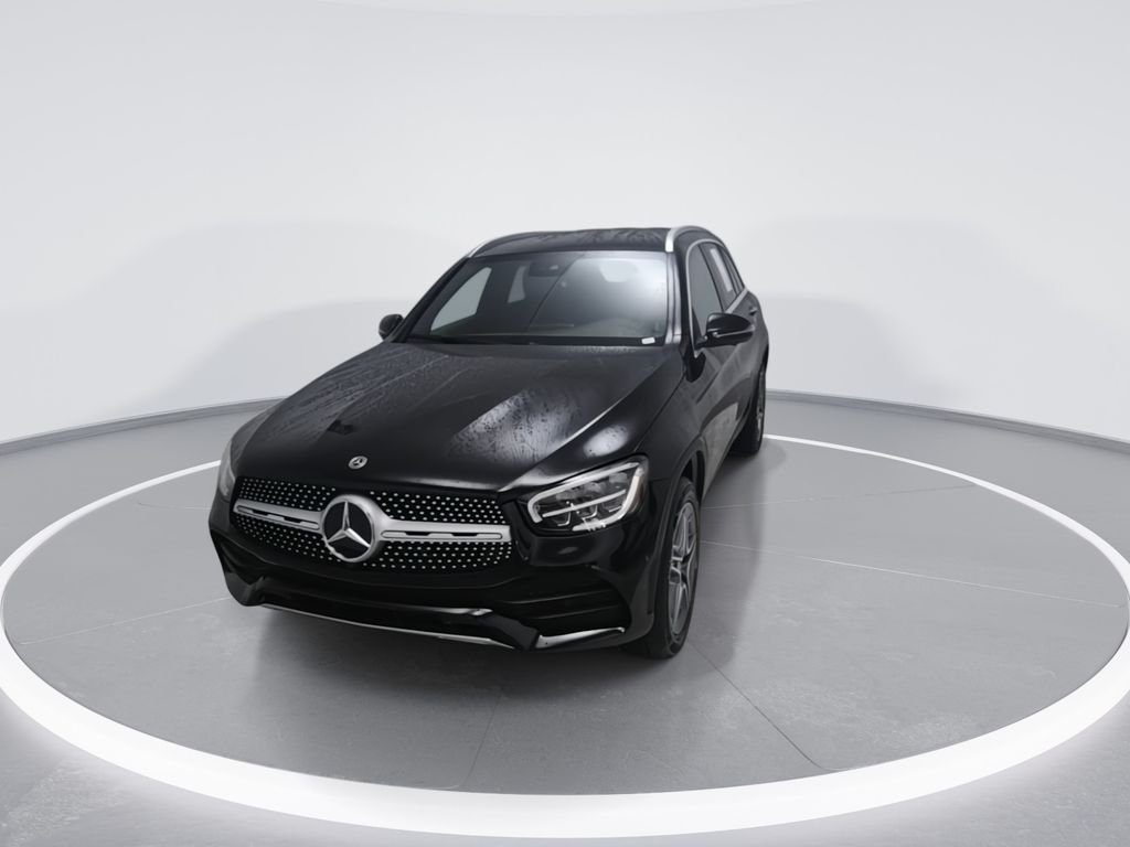 Used 2022 Black Mercedes-Benz GLC 300 image 4