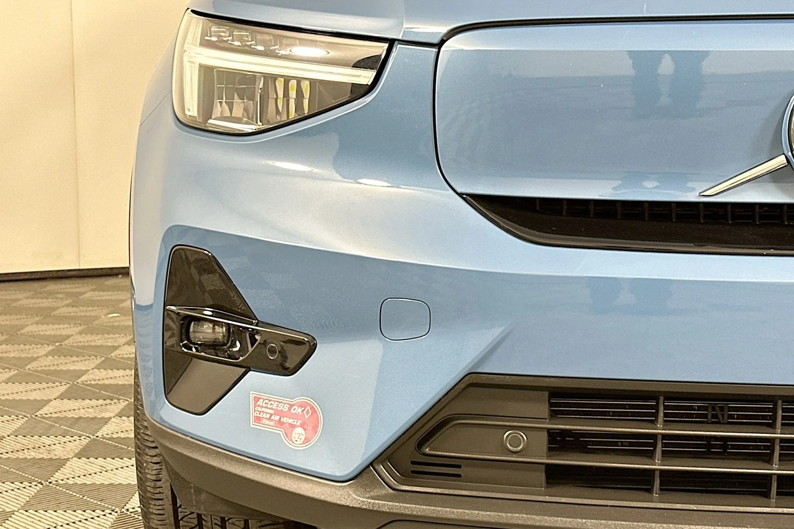 Used 2023 Fjord Blue Metallic Volvo Plus image 16