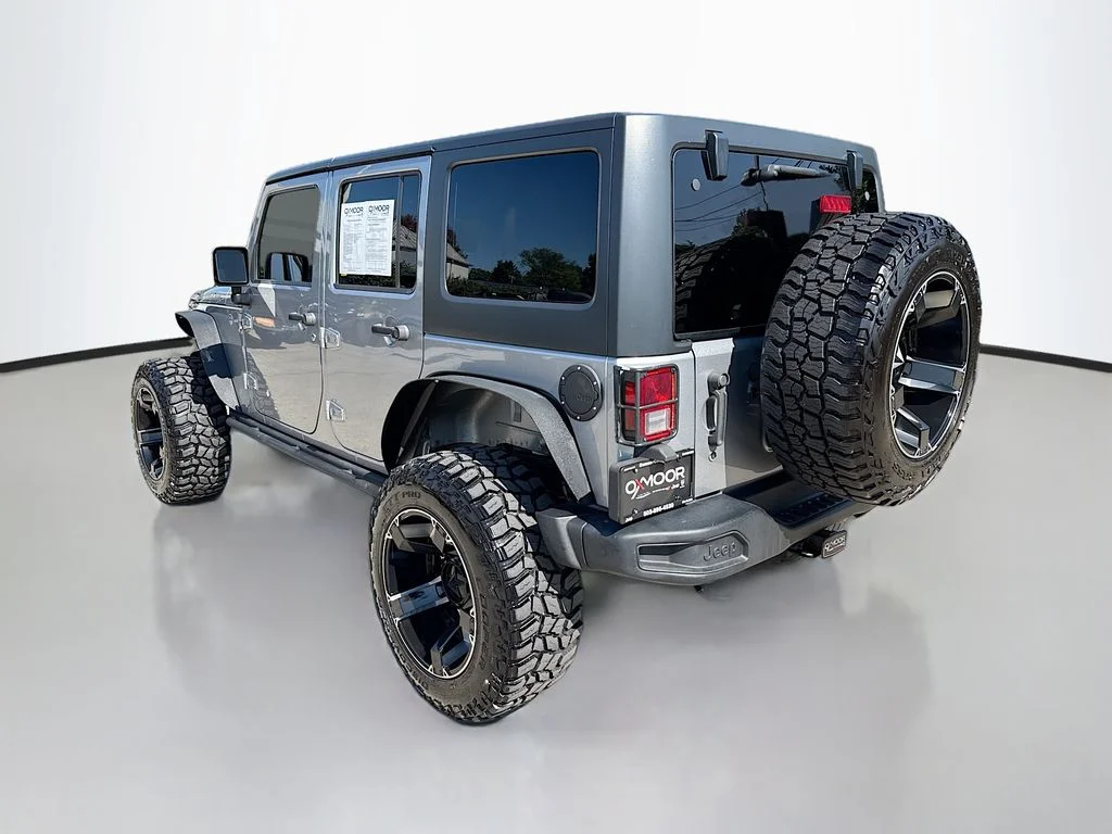 Used 2016 Billet Silver Metallic Clearcoat Jeep Black Bear image 5