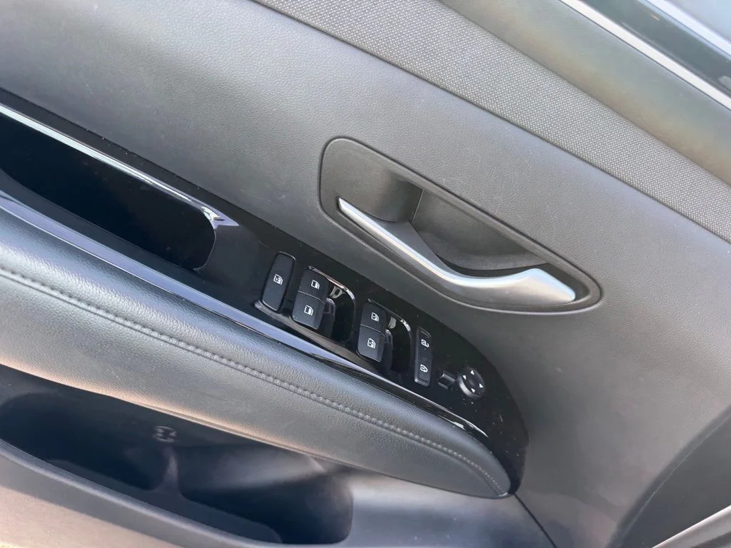 Used 2023 Silver Hyundai XRT image 6