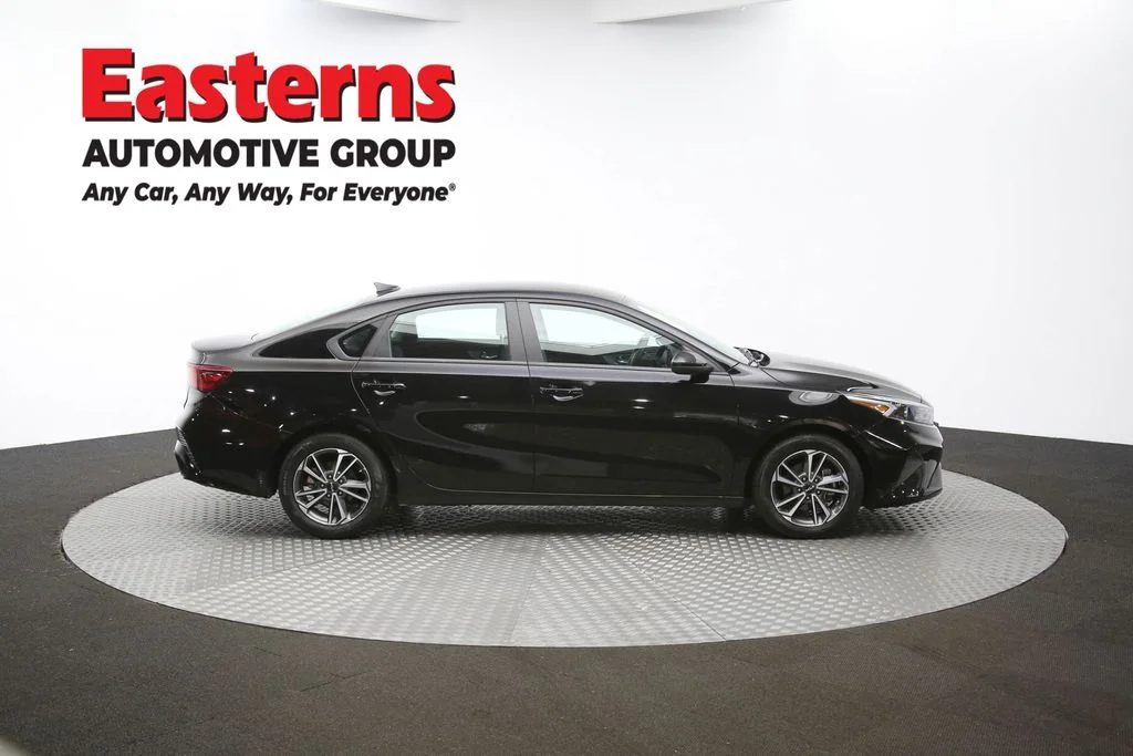 Used 2022 Black Kia LXS image 42