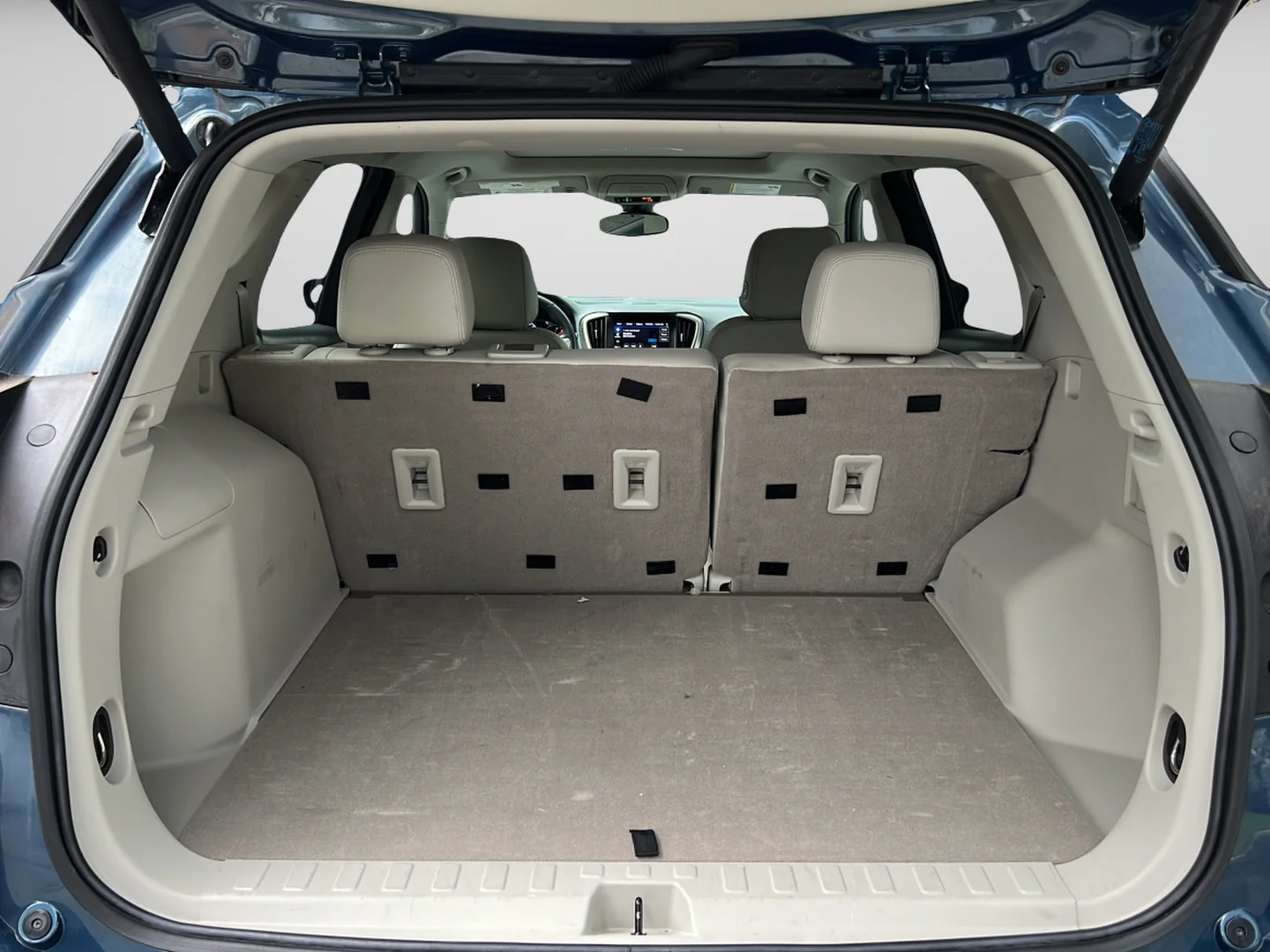 Used 2024 Downpour Metallic GMC Denali image 9