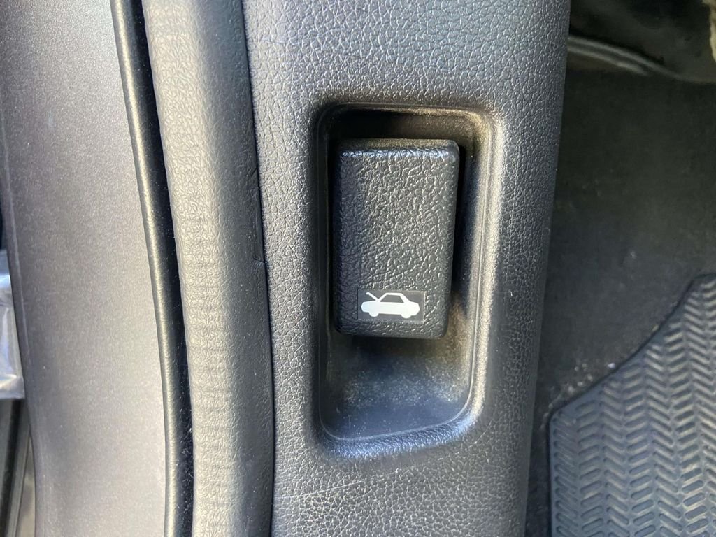 Used 2018  Honda Touring image 31