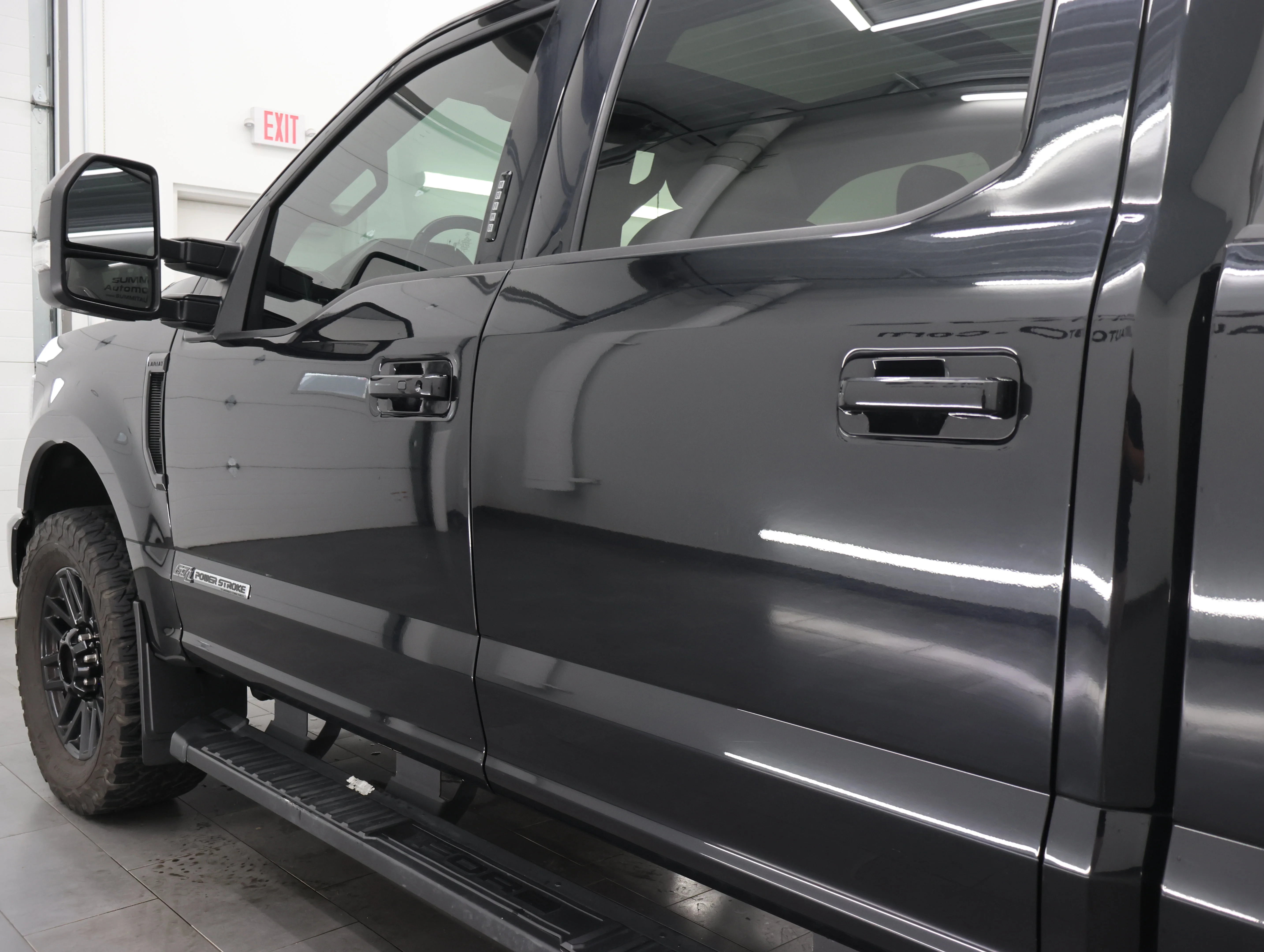 Used 2022 Agate Black Metallic Ford Lariat image 33