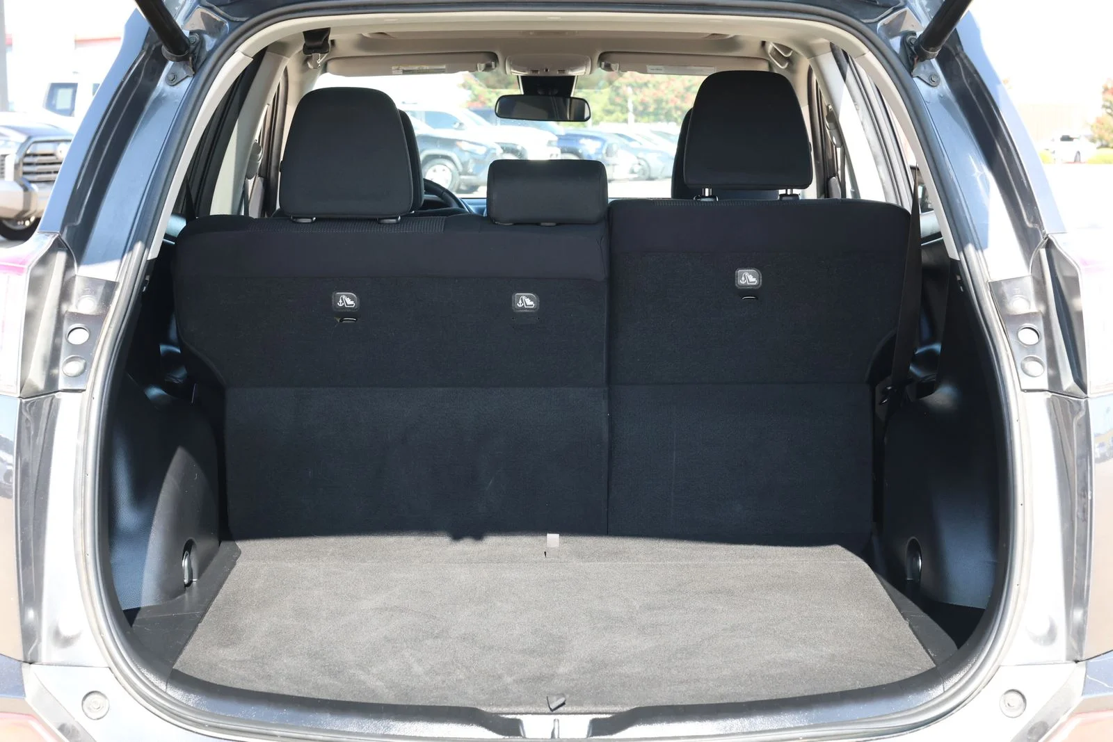 Used 2017 Gray Toyota XLE image 34