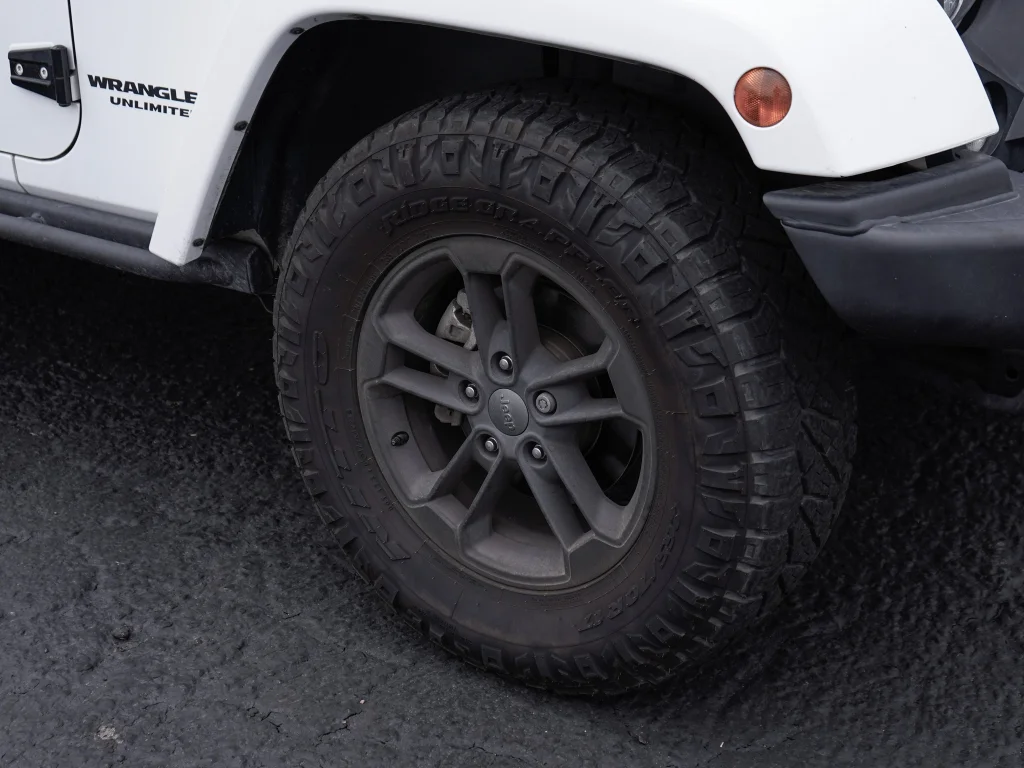 Used 2017 Bright White Clearcoat Jeep Winter image 13