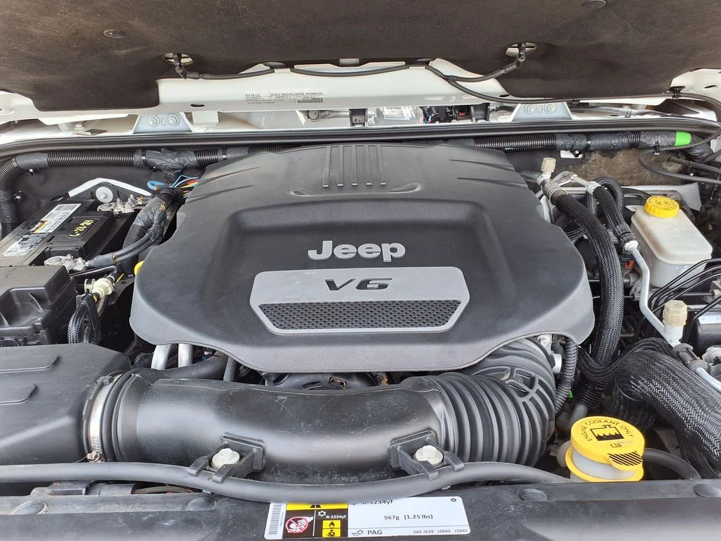 Used 2016 White Jeep Unlimited Sahara image 34