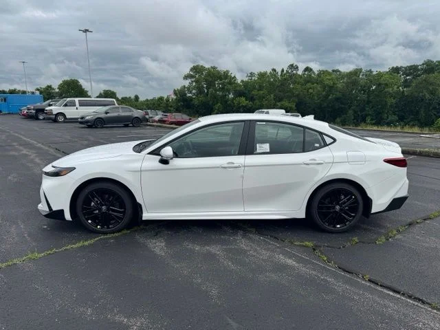 New 2026 Ice Cap Toyota SE image 6