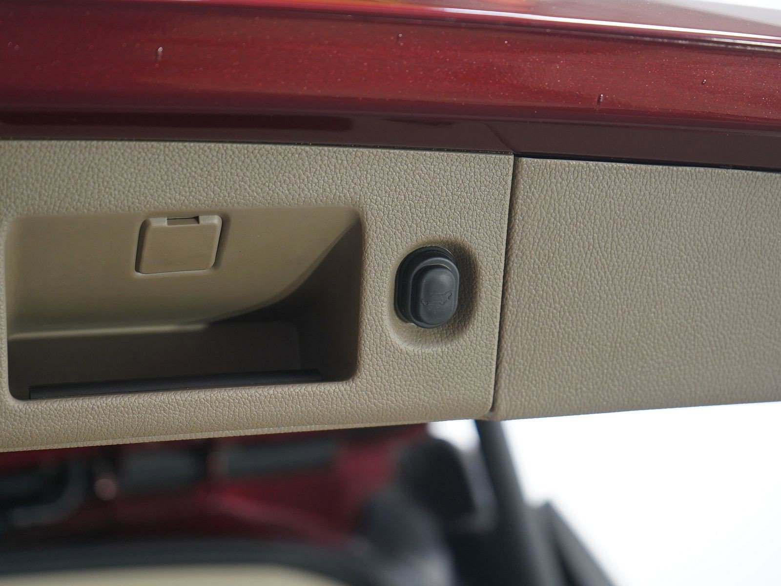 Used 2020 GMC Yukon SLT Standard Edition with VIN 1GKS2DKC5LR136971 for sale in White Bear Lake, Minnesota