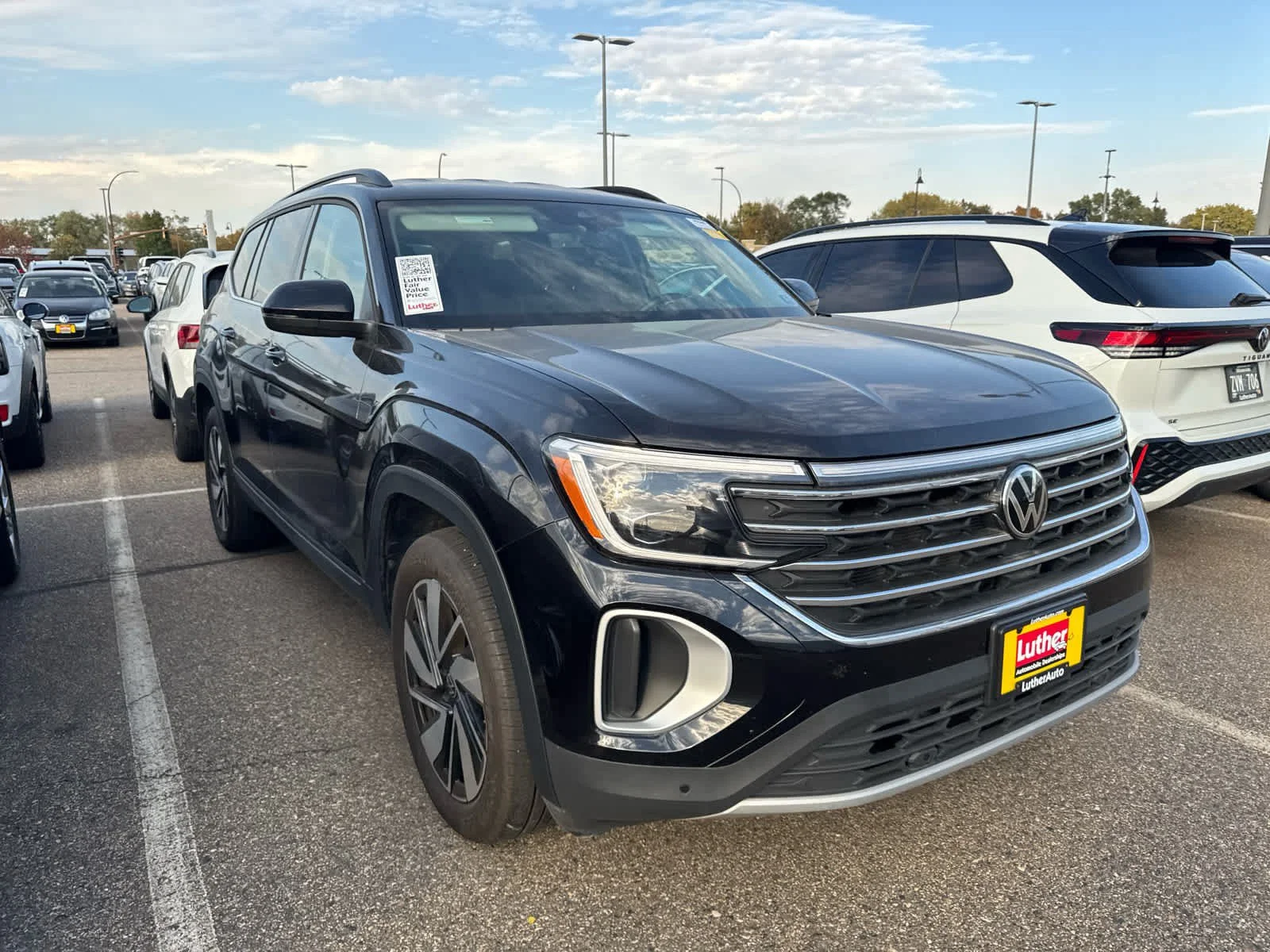 Used 2026 Volkswagen Atlas SE w/Tech with VIN 1V2HN2CA8TC501353 for sale in Brooklyn Center, Minnesota
