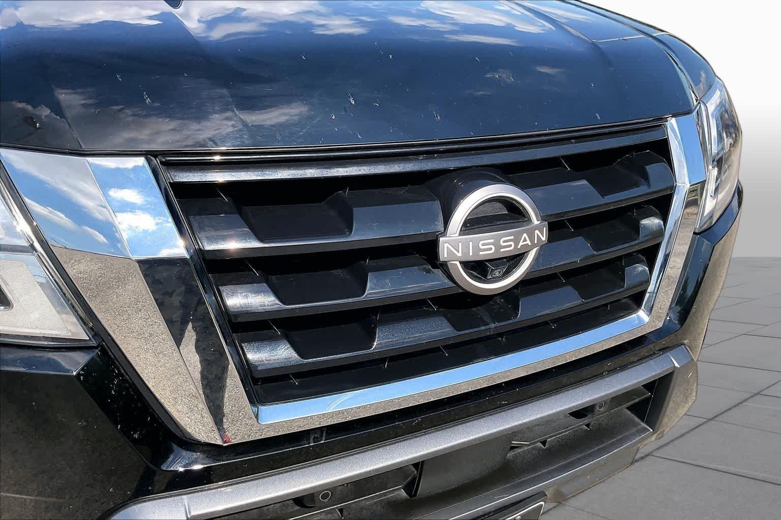Used 2023 Super Black Nissan Platinum image 29