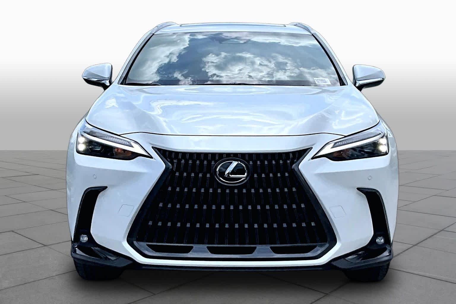 Used 2025 Eminent White Pearl Lexus Premium image 4
