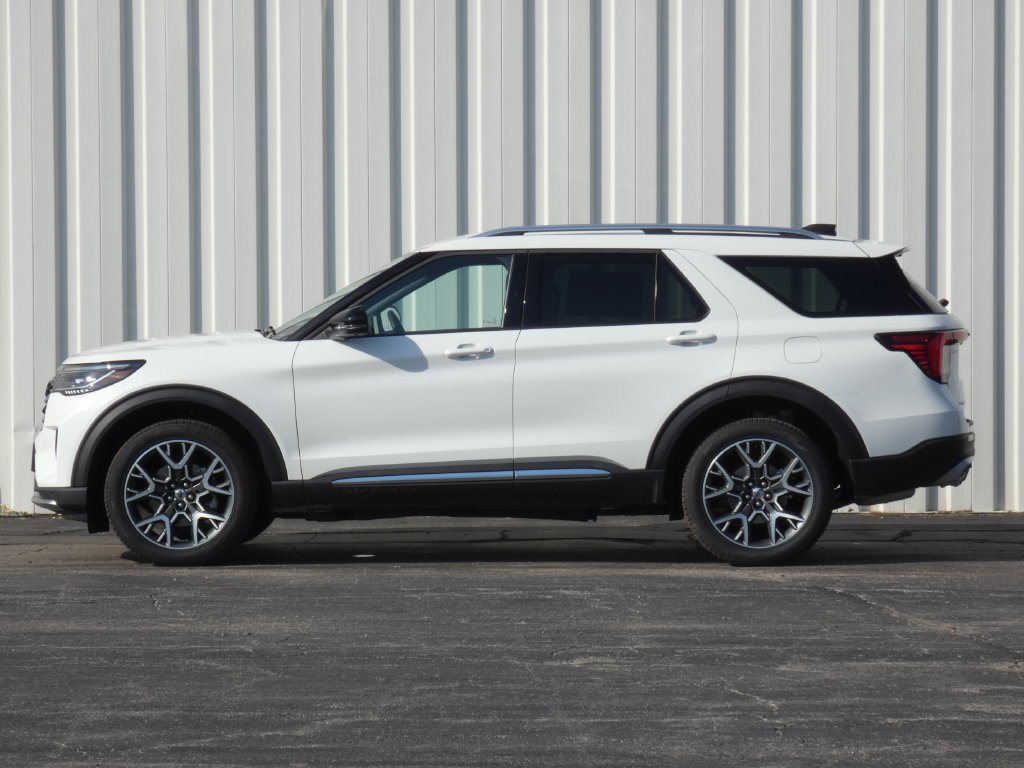 New 2027 Star White Metallic Tri-Coat Ford Platinum™ image 38