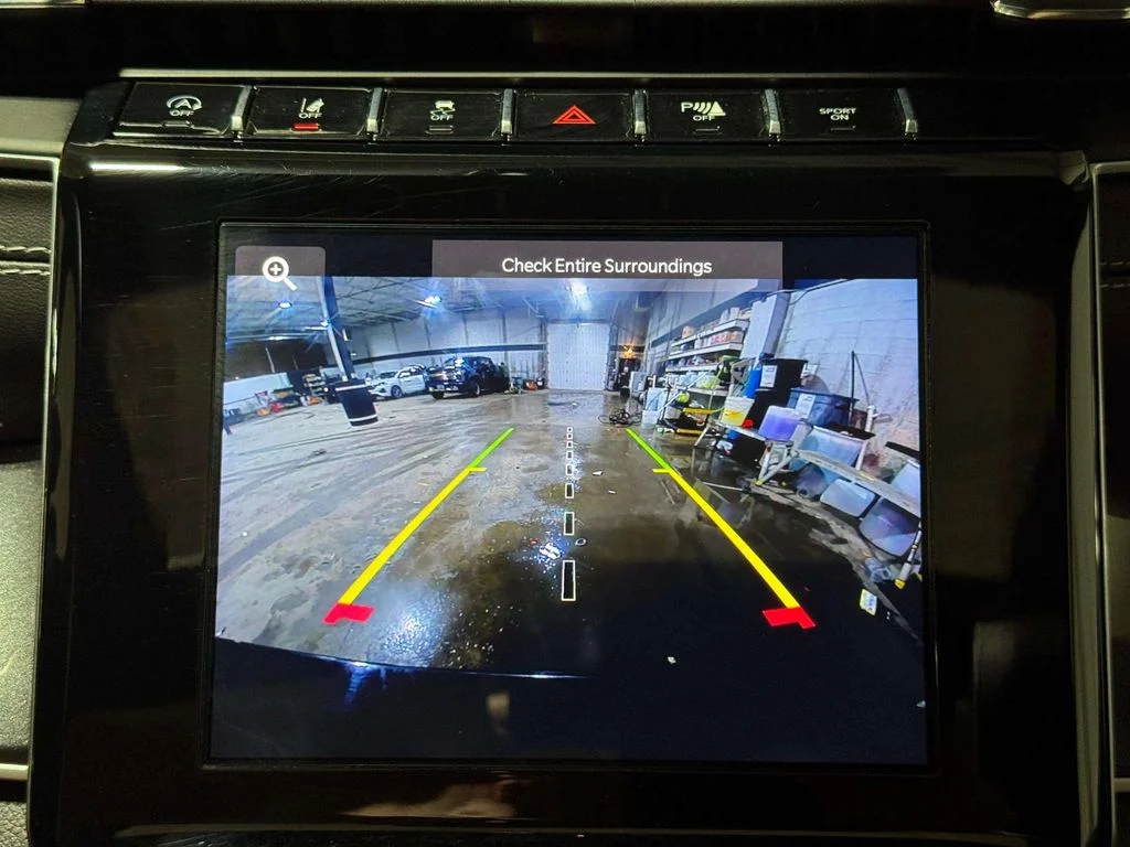 Used 2023 Black Jeep Altitude image 14