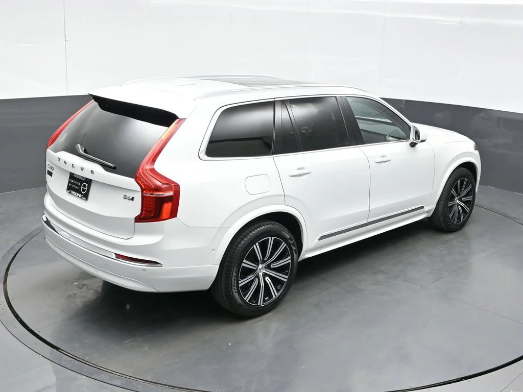 Certified Used 2023 Crystal White Volvo Plus image 39