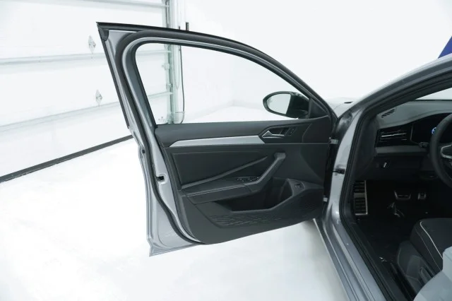 2026 Volkswagen Jetta Sport - Photo 13