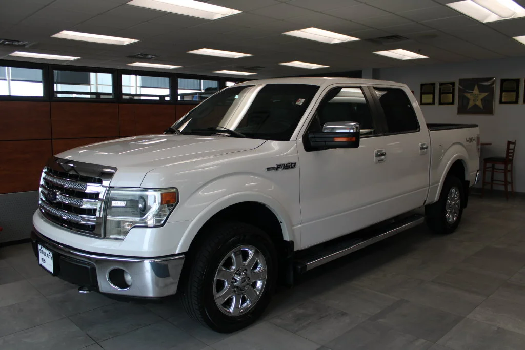 Used 2014 White Platinum Tri-Coat Metallic Ford Lariat image 1