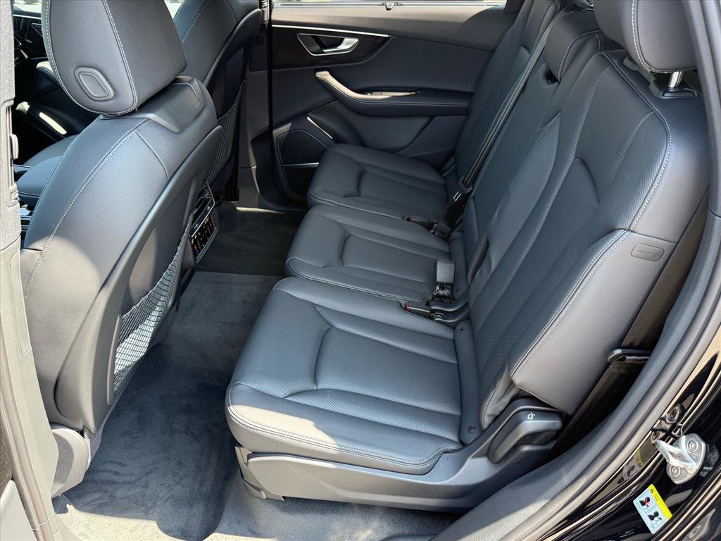 New 2026 Mythos Black Met Audi S line Premium Plus image 12