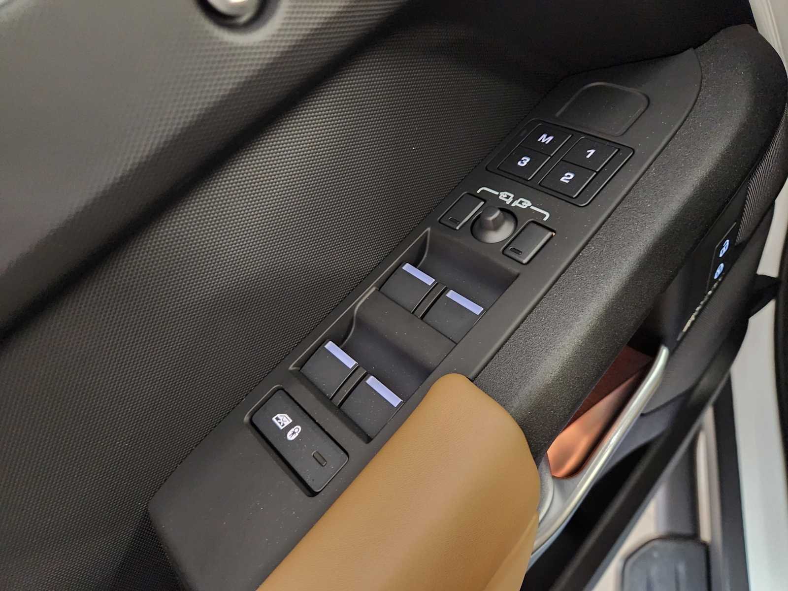 2026 Land Rover Defender V8 - Photo 22