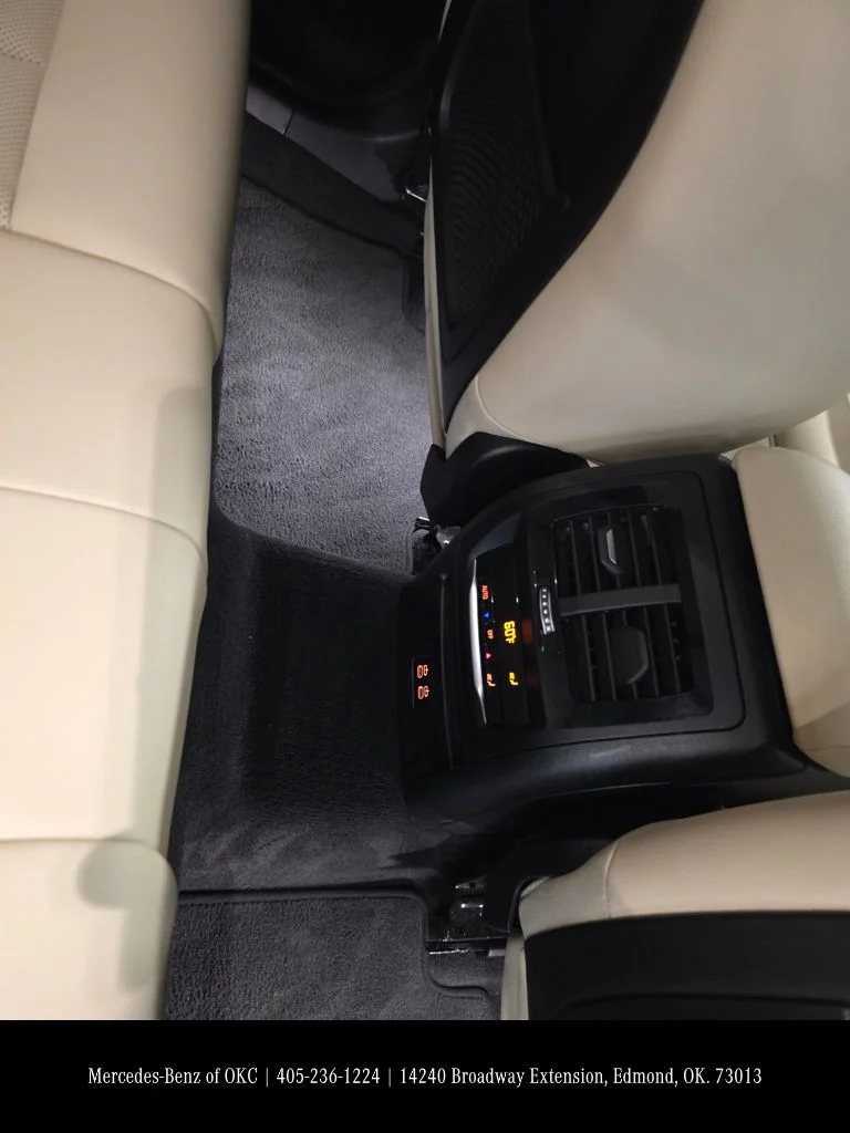 Used 2023 White BMW xDrive30i image 14