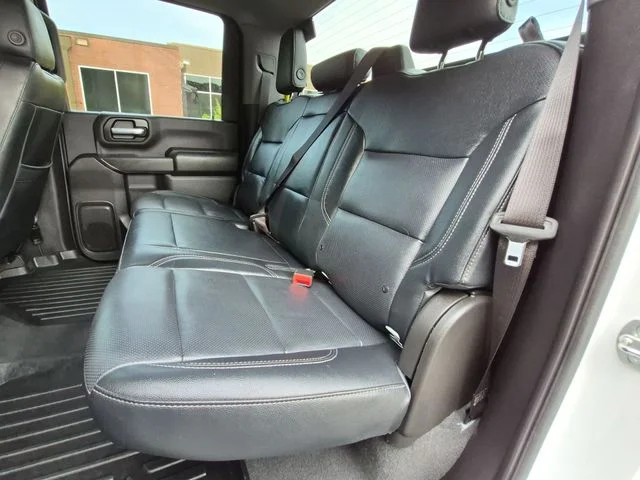 Used 2024 White Chevrolet Custom image 28