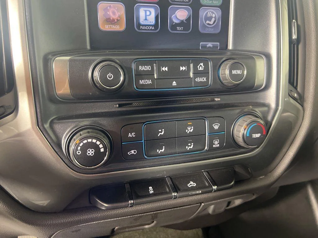 Used 2016 SILVER ICE METALLIC Chevrolet LT image 16