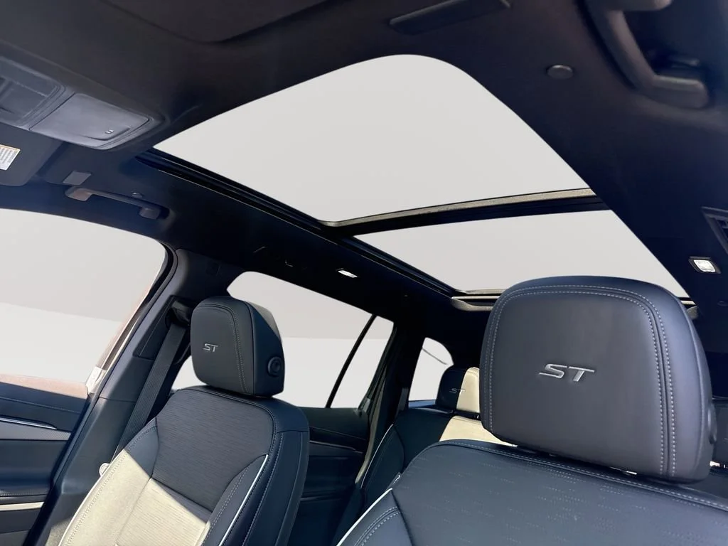New 2026 Iridescent White Tricoat Buick Sport Touring image 19
