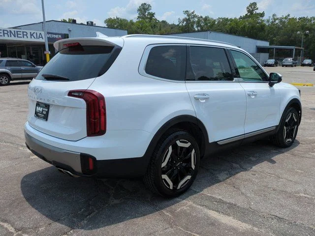 Certified Used 2025 White Kia S image 5