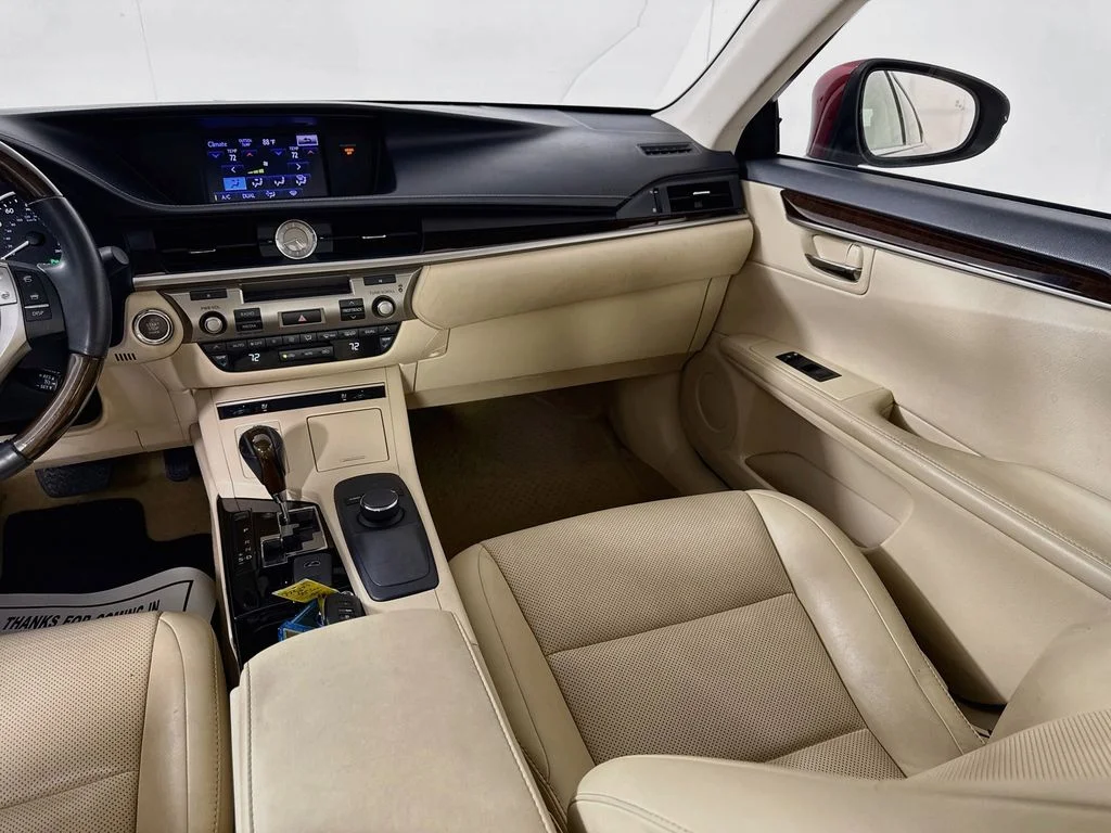 Used 2014 Matador Red Mica Lexus Base image 23
