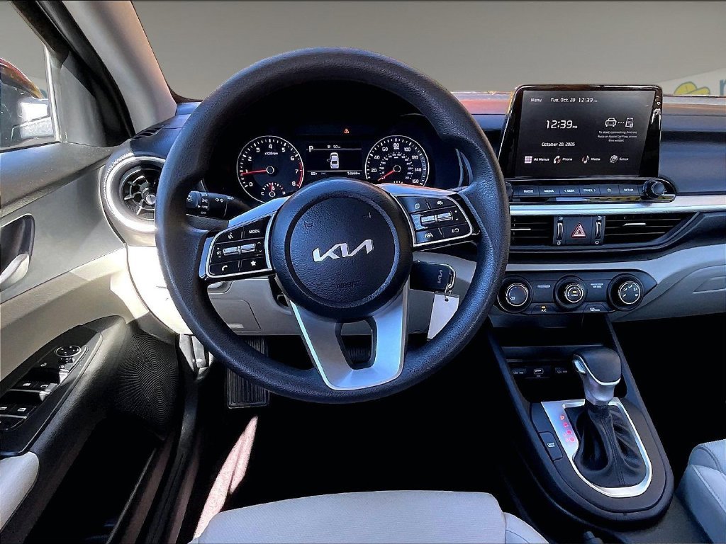 Used 2023 Black Kia LXS image 17