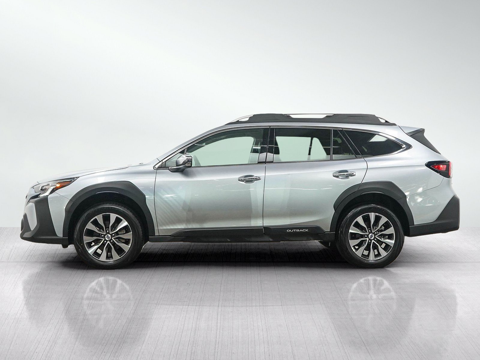 Used 2024 Subaru Outback Touring with VIN 4S4BTGPD3R3154873 for sale in Burnsville, Minnesota