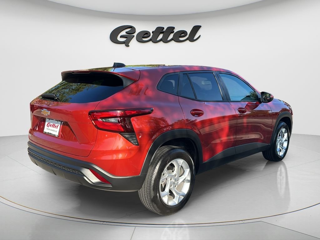 Used 2024 Red Chevrolet LS image 5