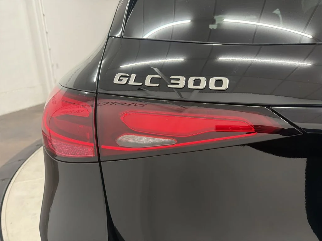 Used 2026 Black Mercedes-Benz GLC 300 image 11