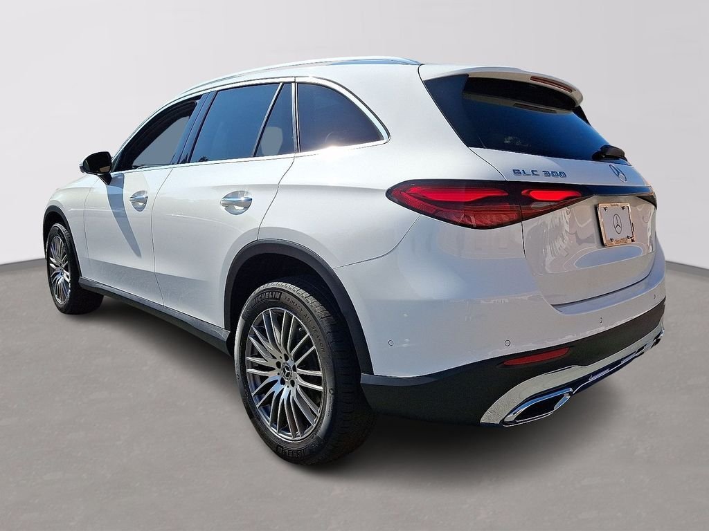 New 2026 Polar White Mercedes-Benz GLC 300 image 4