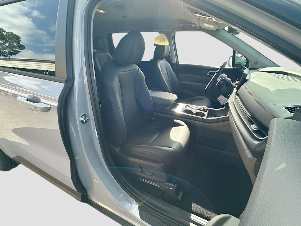 New 2026 Ceramic Silver Kia EX image 29