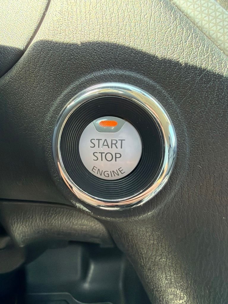Used 2019 Blue Nissan SL image 19
