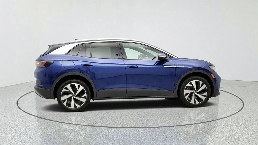 Used 2022 Dusk Blue Metallic/Black Roof Volkswagen Pro S AWD image 4