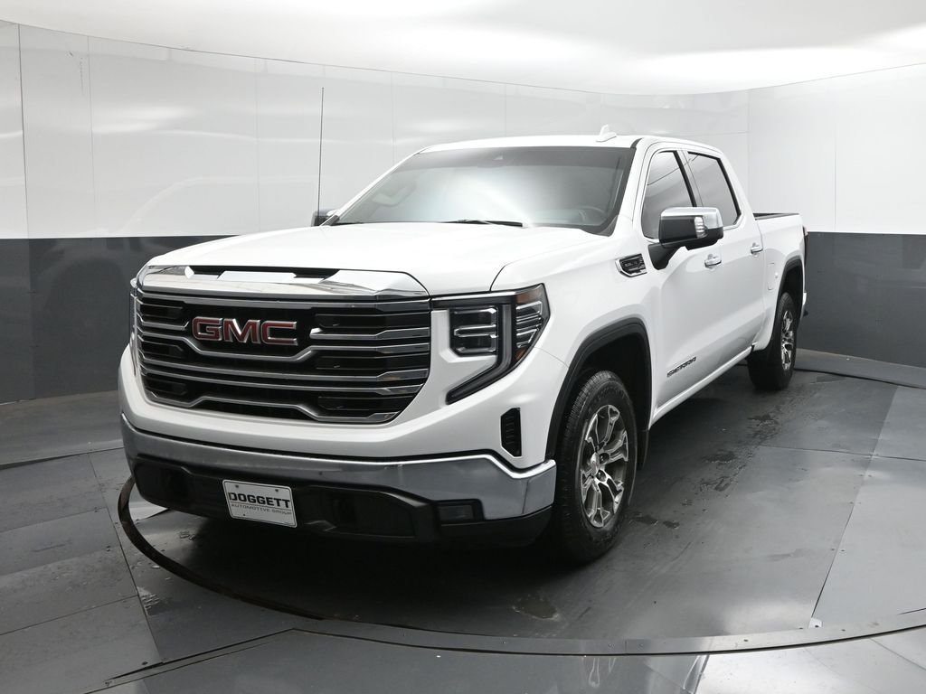 Used 2025 White GMC SLT image 22