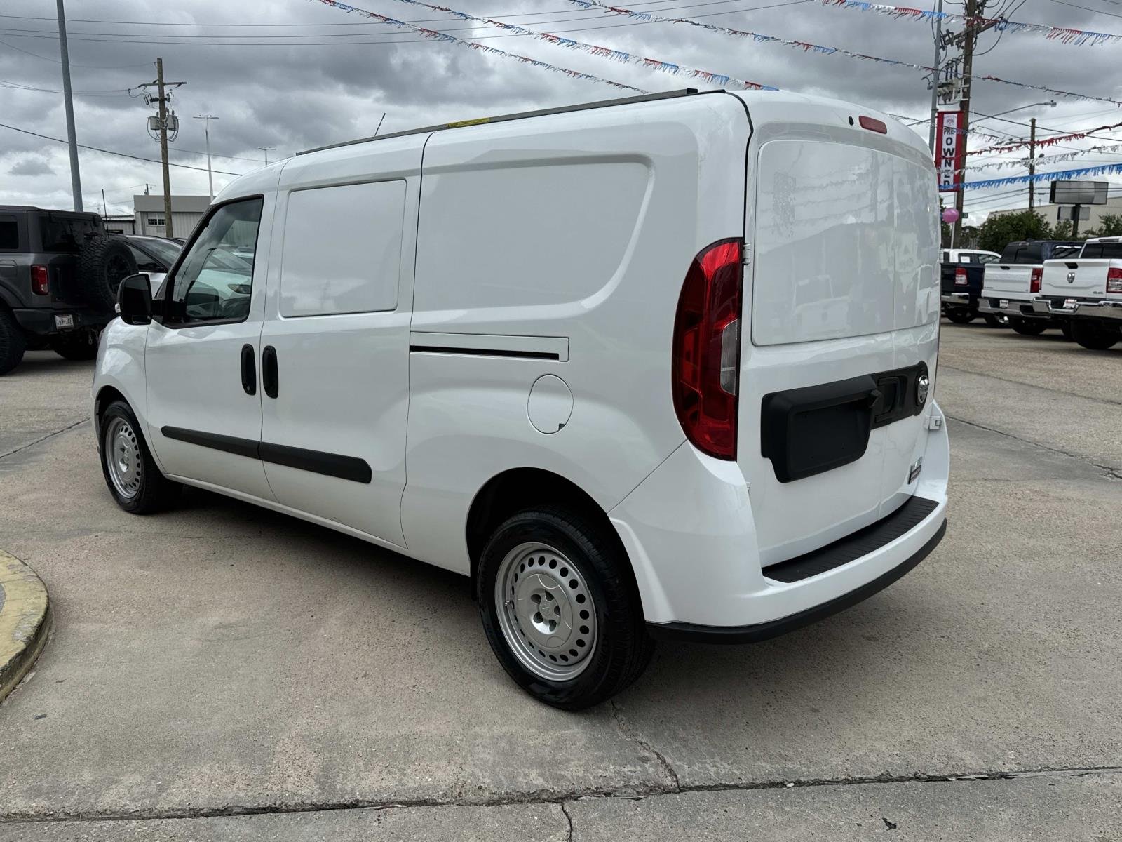 Used 2022 Bright White Ram Tradesman image 5