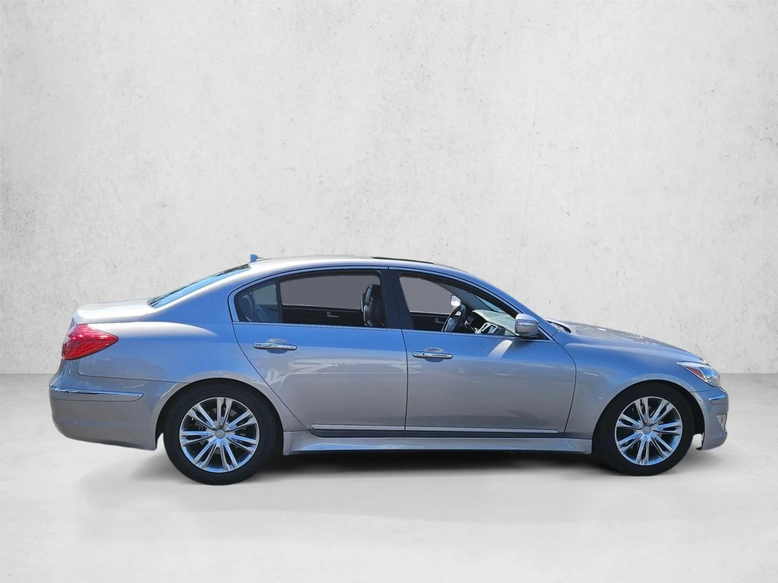 Used 2013 Titanium Gray Metallic Hyundai 3.8L image 4