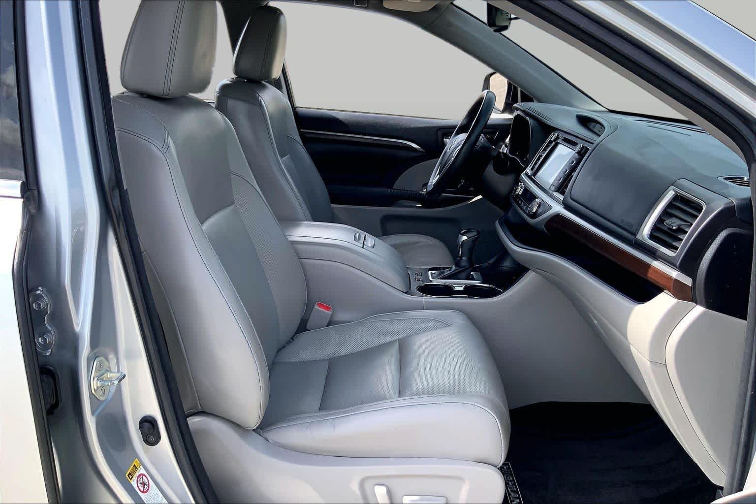 Used 2016 Silver Sky Metallic Toyota Limited Platinum image 9