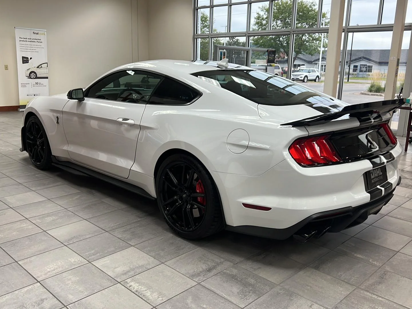 Used 2021 Oxford White Ford Shelby GT500 image 9