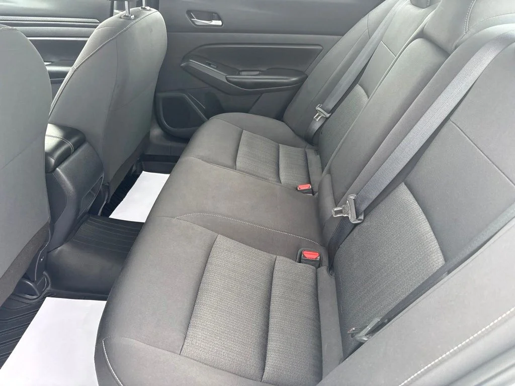 Used 2022 White Nissan 2.5 S image 28