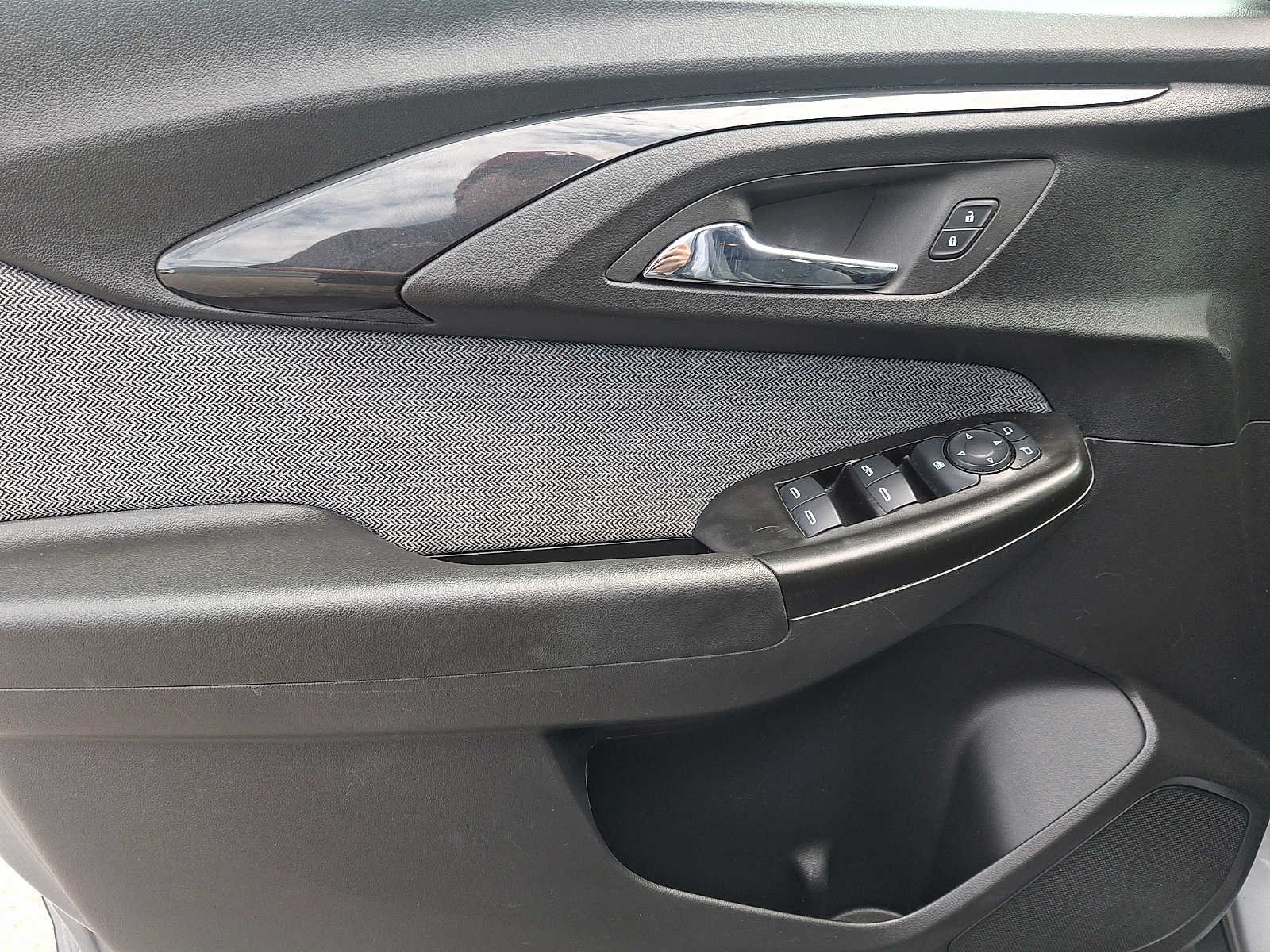 Used 2023 Sterling Gray Metallic Chevrolet LT image 12