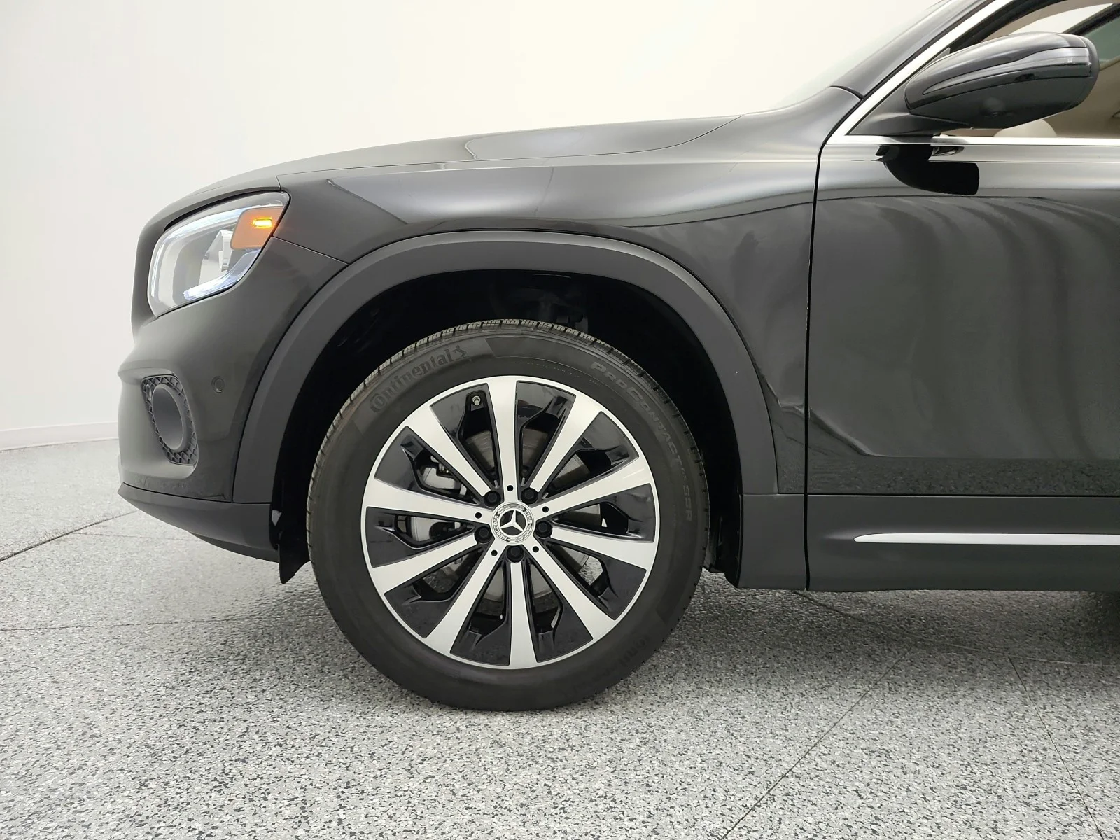 Used 2023 Night Black Mercedes-Benz GLB 250 SUV image 18