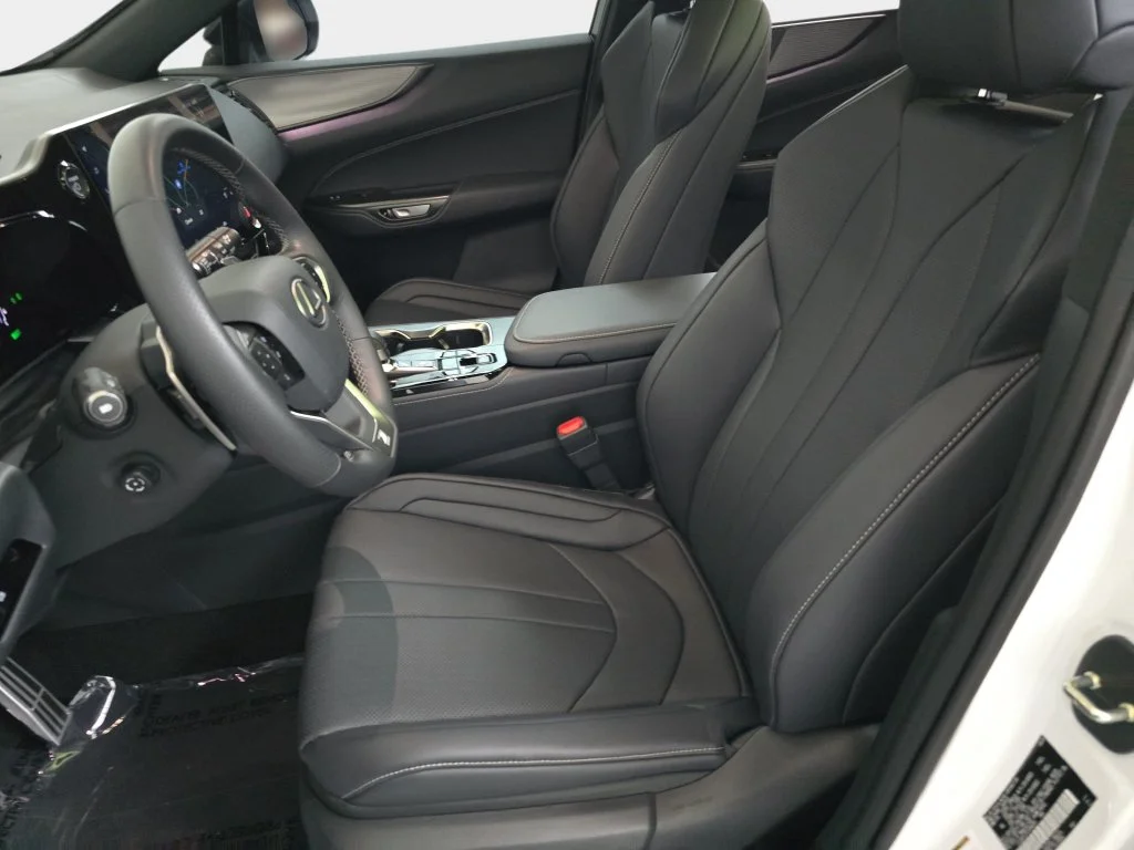 Used 2026 ULTRA WHITE Lexus 450h+ F SPORT image 17
