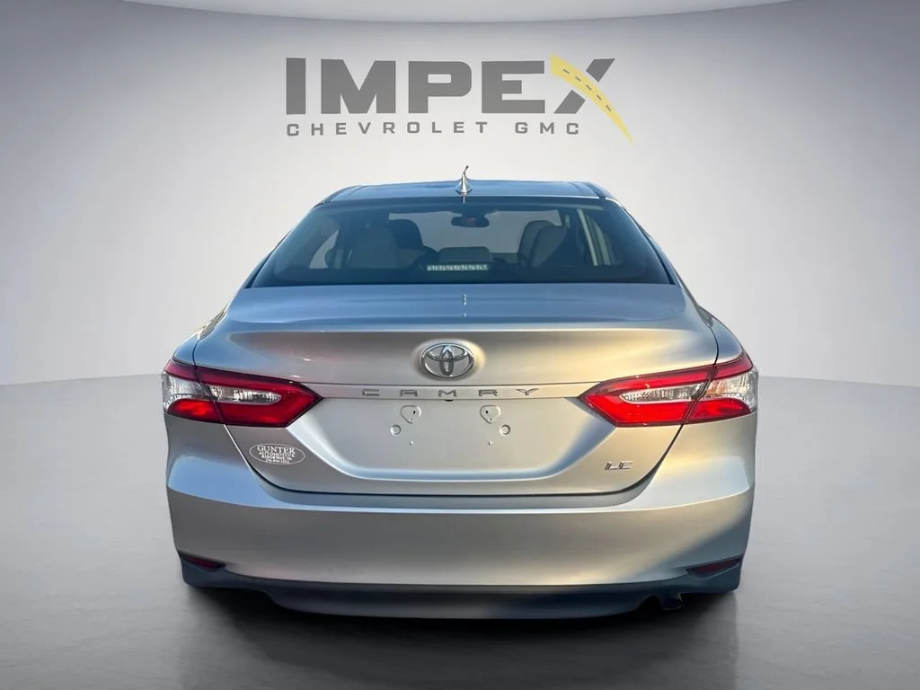 Used 2020  Toyota LE image 4