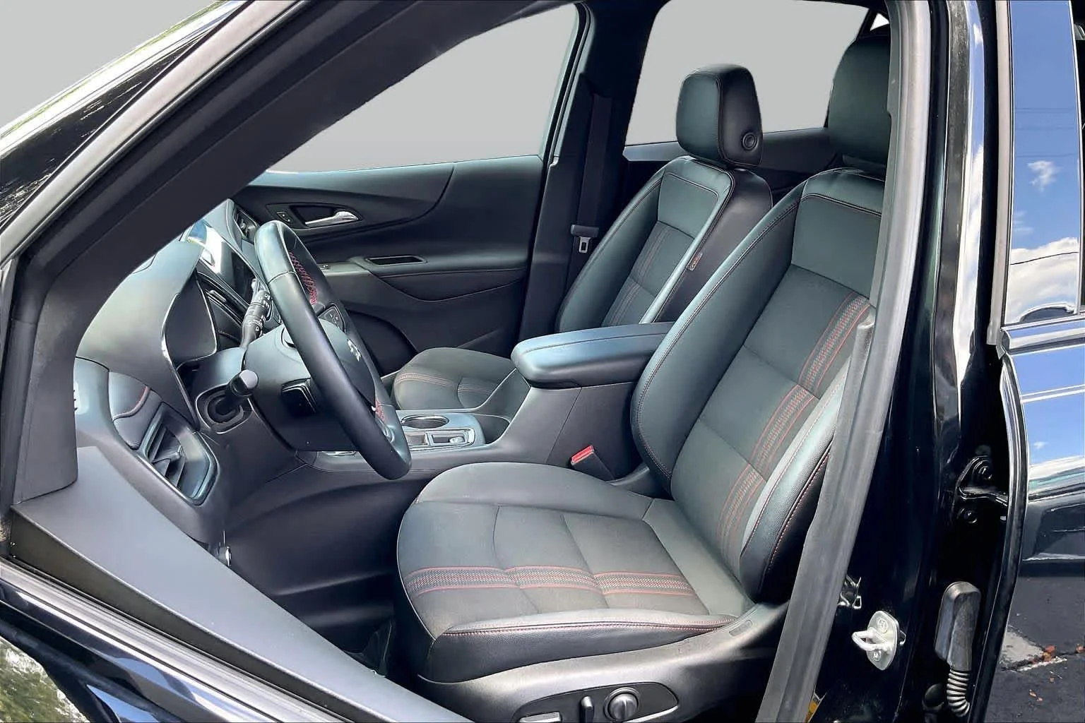 Used 2024 Mosaic Black Metallic Chevrolet RS image 46